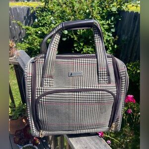 London fog rolling luggage suit case carry-on, houndstooth design clean interior